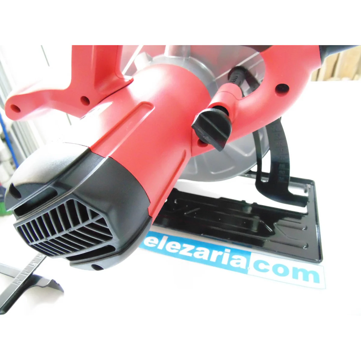 Циркуляр ръчен RD-CS21, ø185mm, 1300W лазер 052106