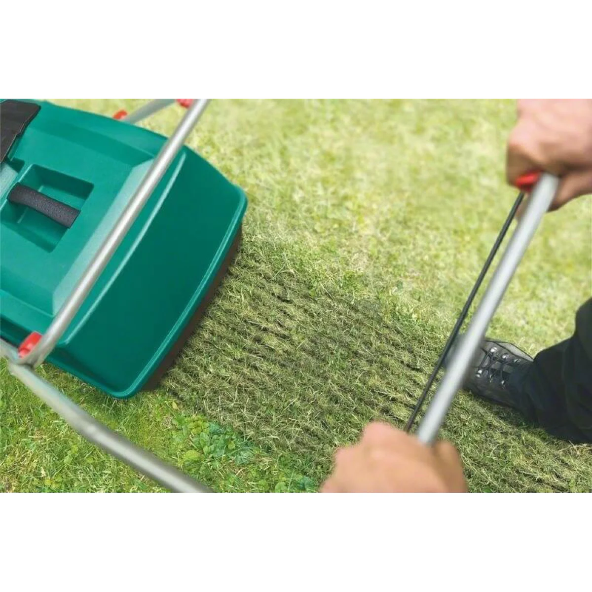 Вертикулатор Bosch UniversalVerticut 1100 060088A101 Вертикулатор Bosch UniversalVerticut 1100 060088A101