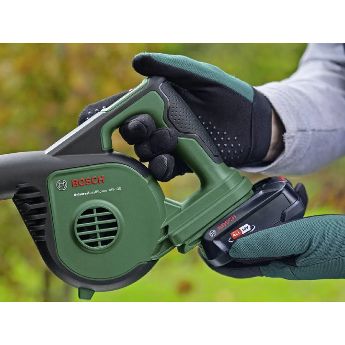 Акумулаторен листосъбирач BOSCH UniversalLeafBlower 18V-130, 18 V, без батерия и зарядно устройство 06008A0601
