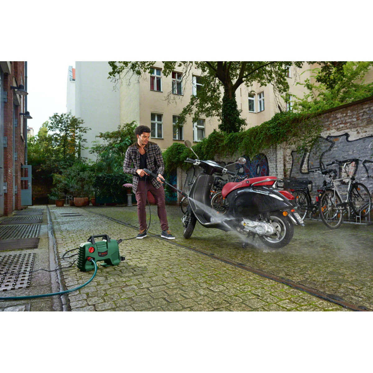 Водоструйка Bosch EasyAquatak 110 - 1300 W, 110 bar, 330 л/ч 06008A7F00