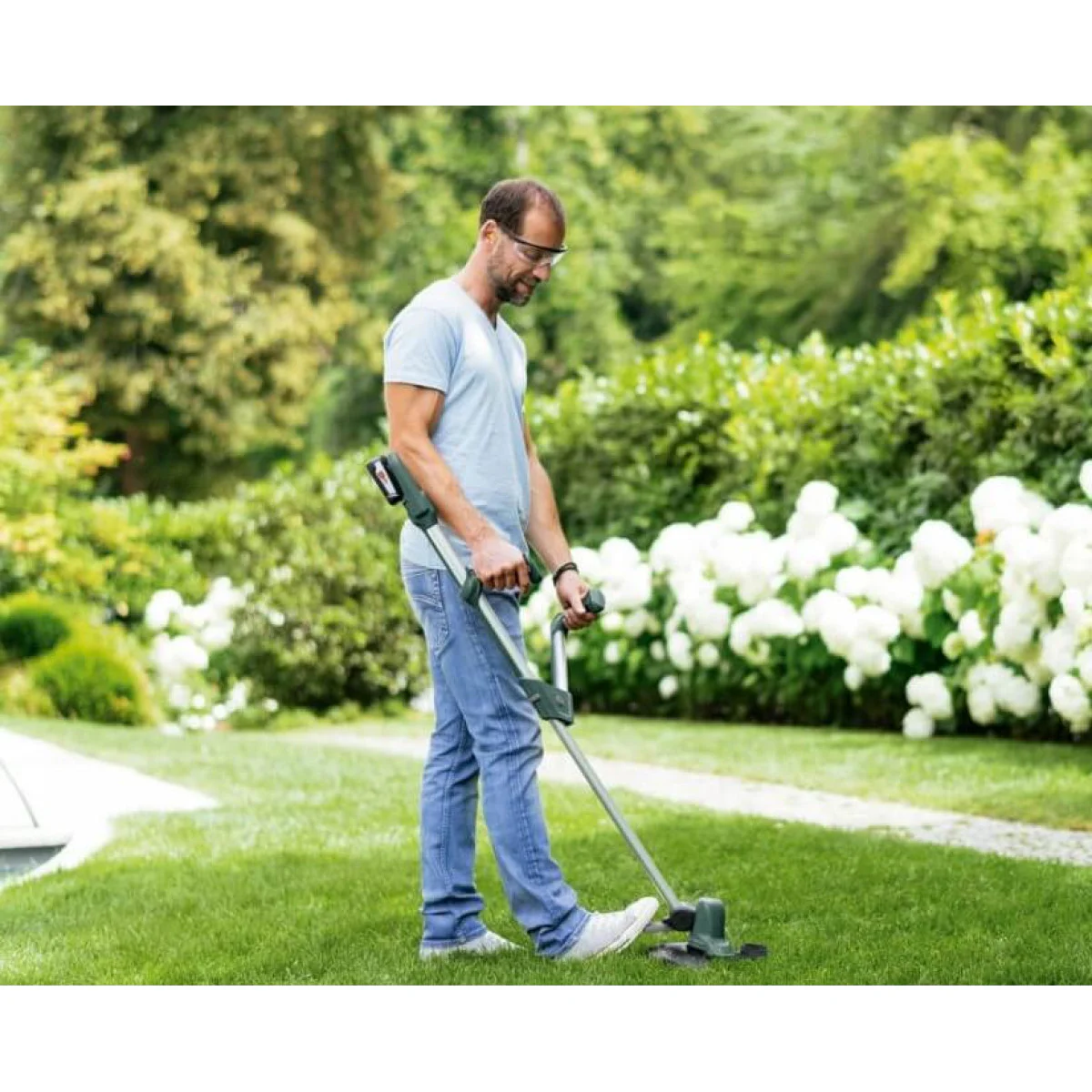 Акумулаторен тример за трева Bosch UniversalGrassCut 18V-260 без батерия 06008C1D04