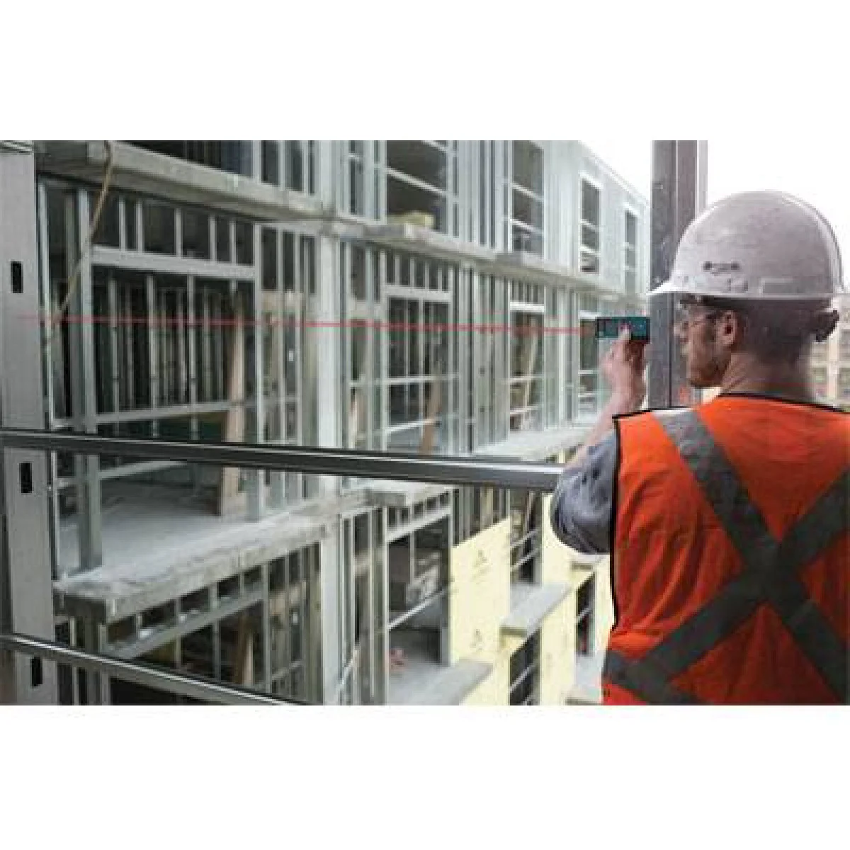 Лазерна противоударна ролетка BOSCH GLM 40 0601072900 Лазерна противоударна ролетка BOSCH GLM 40 0601072900