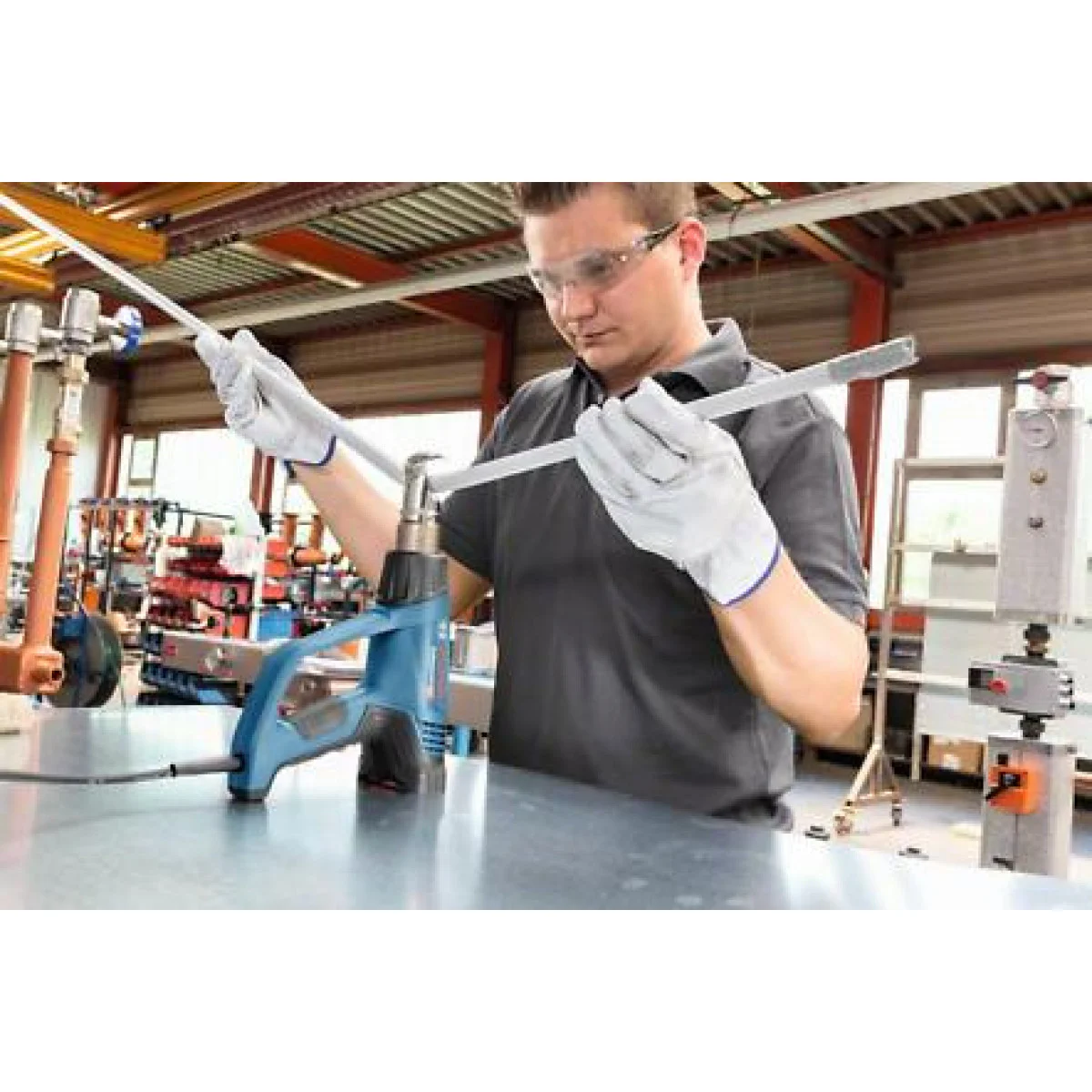 Пистолет за топъл въздух Bosch GHG 23-66 - 5приставки и куфар 06012A6301 Пистолет за топъл въздух Bosch GHG 23-66 - 5приставки и куфар 06012A6301