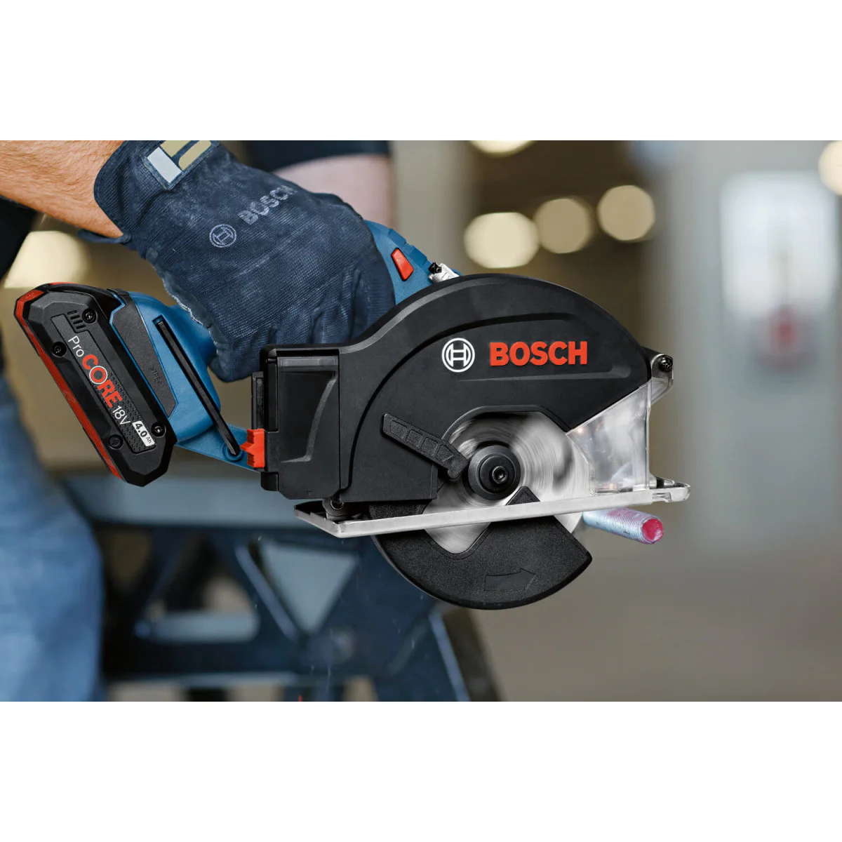Акумулаторен циркуляр Bosch GKM 18V-50 без батерия и зарядно устройство 06016B8000