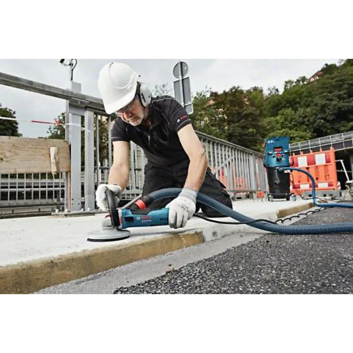 Машина за шлайфане на бетон Bosch GBR 15 CA 0601776000