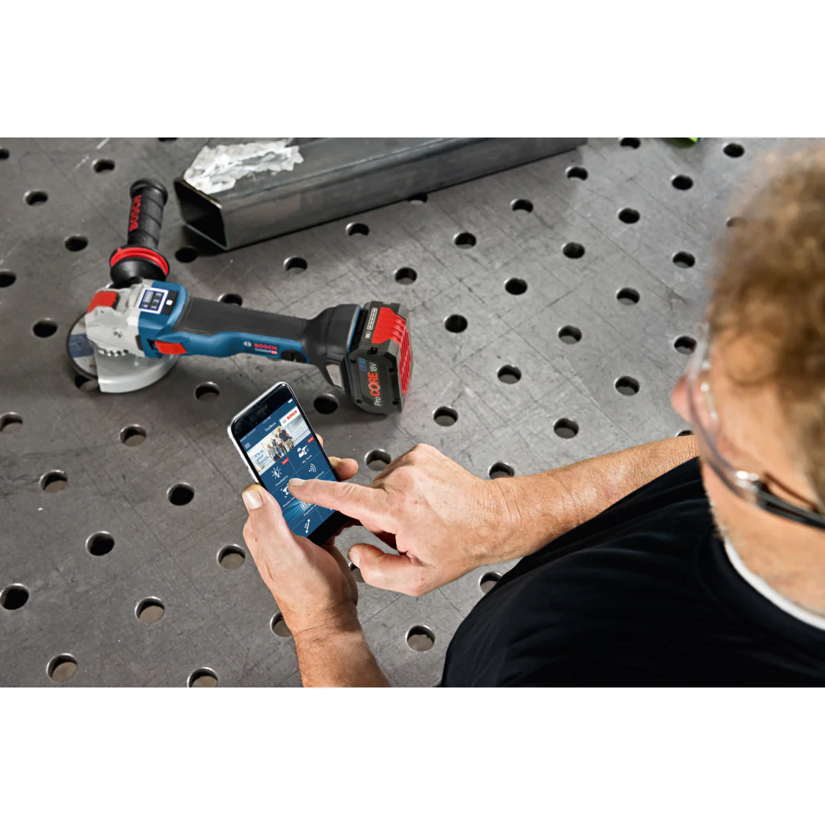 Акумулаторен ъглошлайф с X-LOCK GWX 18V-10 SC 06017B0400 Акумулаторен ъглошлайф с X-LOCK GWX 18V-10 SC 06017B0400
