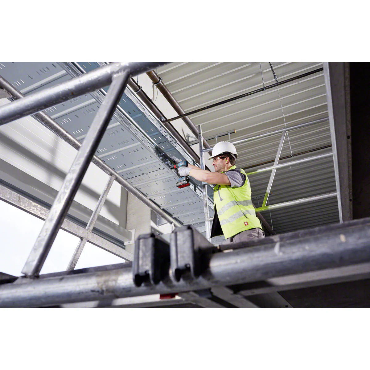 Акумулаторен ударен гайковерт Bosch GDX 18V-200 C, 2x5.0Ah, L-BOXX 06019G4201