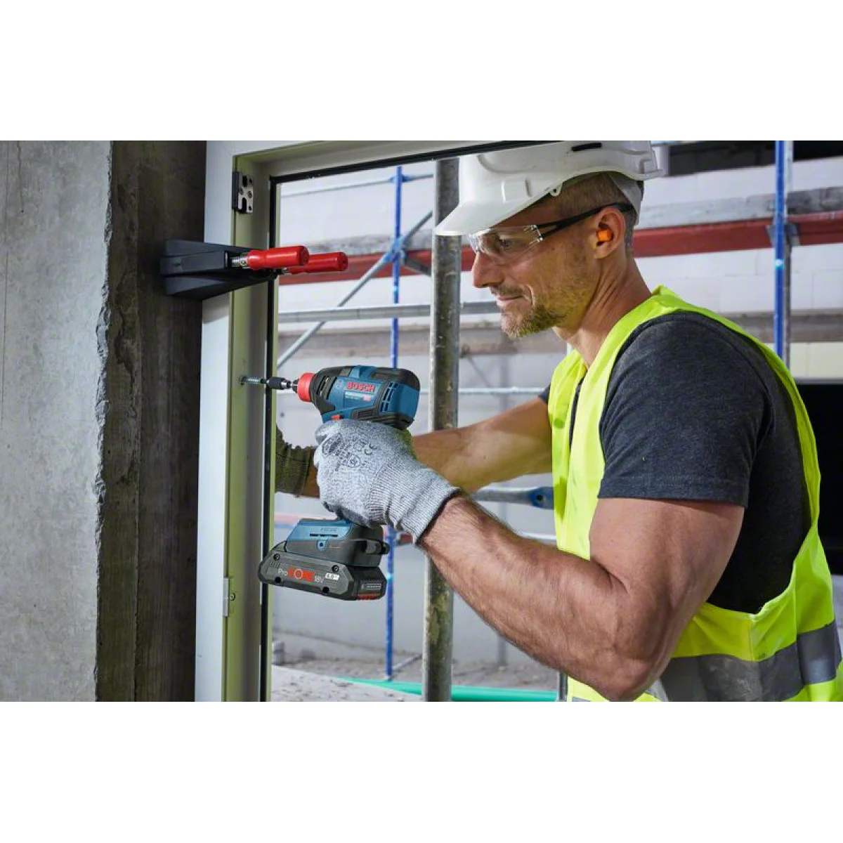 Акумулаторен ударен гайковерт GDX 18V-200 C - без батерии и зарядно 06019G4204