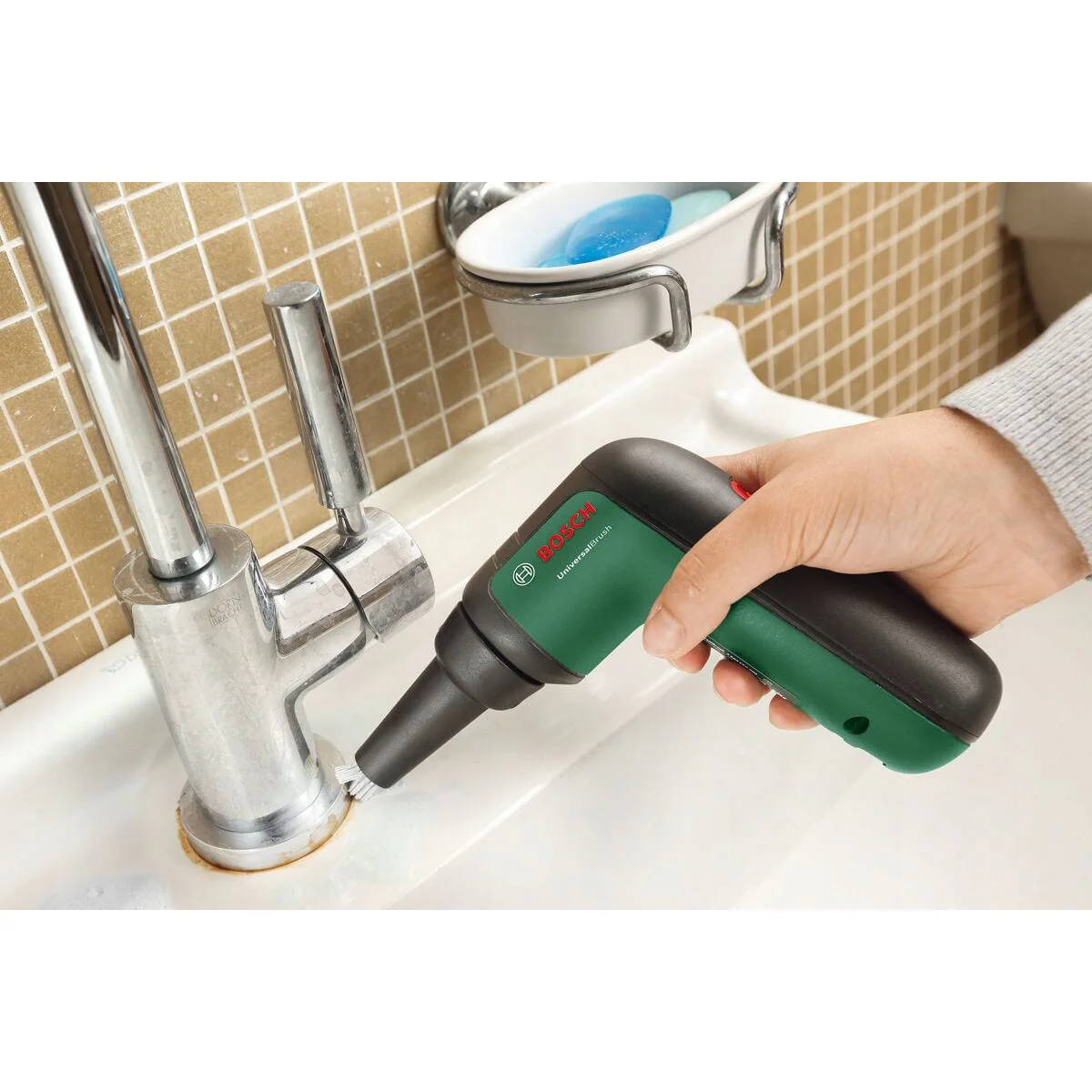 Акумулаторна почистваща четка UniversalBrush Bosch 06033E0000 Акумулаторна почистваща четка UniversalBrush Bosch 06033E0000