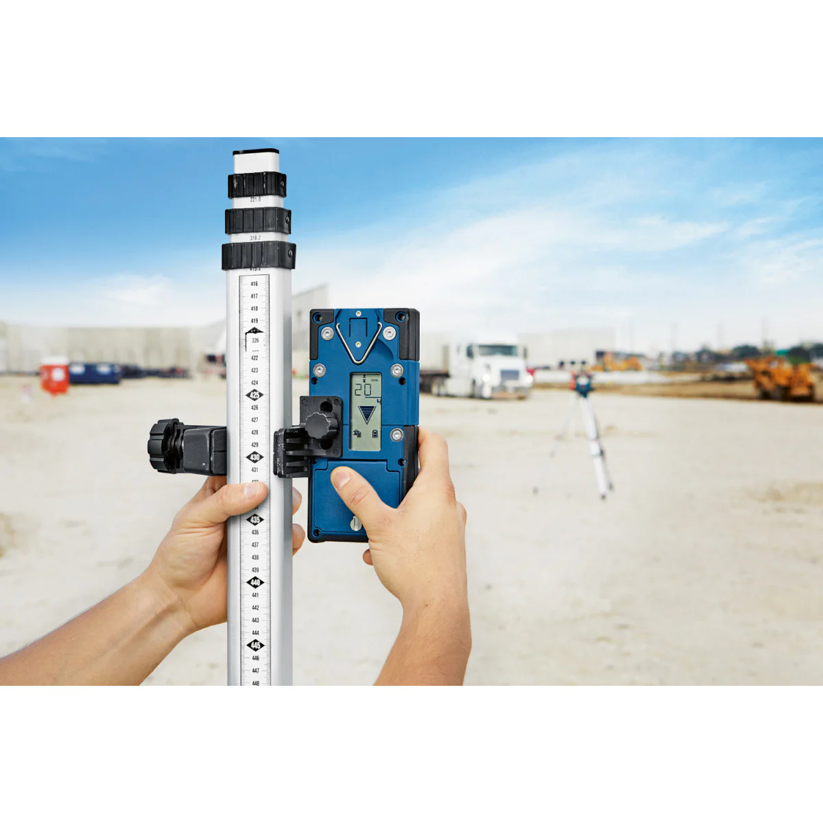 Ротационен лазерен нивелир Bosch GRL 600 CHV + Лата GR 240 Professional + Строителен статив BT 170 HD Professional 06159940P5 Ротационен лазерен нивелир Bosch GRL 600 CHV + Лата GR 240 Professional + Строителен статив BT 170 HD Professional 06159940P5