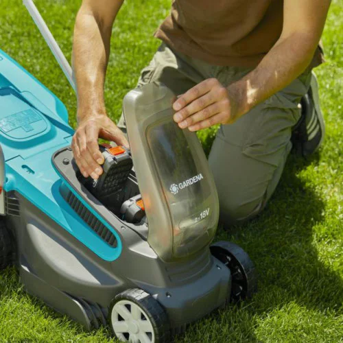 Акумулаторна косачка Gardena PowerMax 32/36V P4A с 2 батерии 36 V, 2.5 Ah, 320 мм