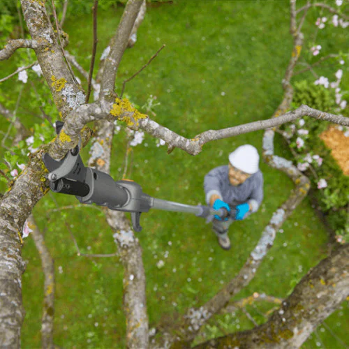 Акумулаторна телескопична ножица за клони GARDENA HighCut 360/18V P4A SET, 18 V, 2 Ah, 28 мм, с батерия 