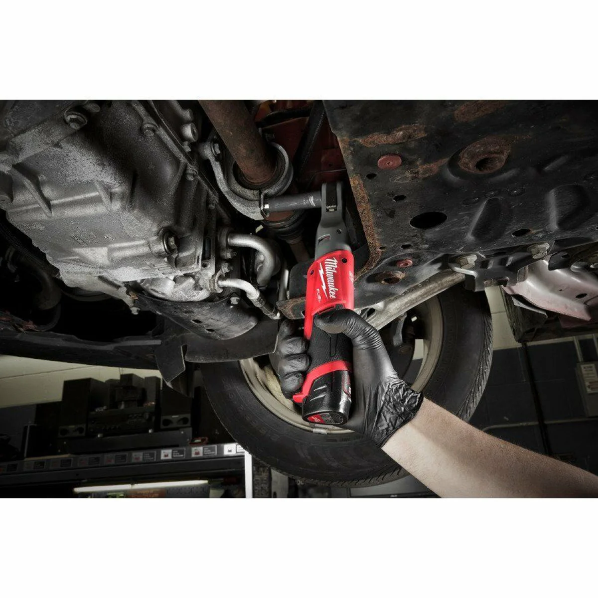 Акумулаторна тресчотка Milwaukee M12 FIR38-0 захват ⅜ ″, 75Nm, без батерия 4933459797
