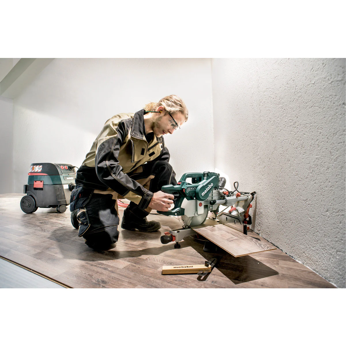 Настолен циркуляр с изтегляне Metabo KGSV 72 Xact SYM 612216000