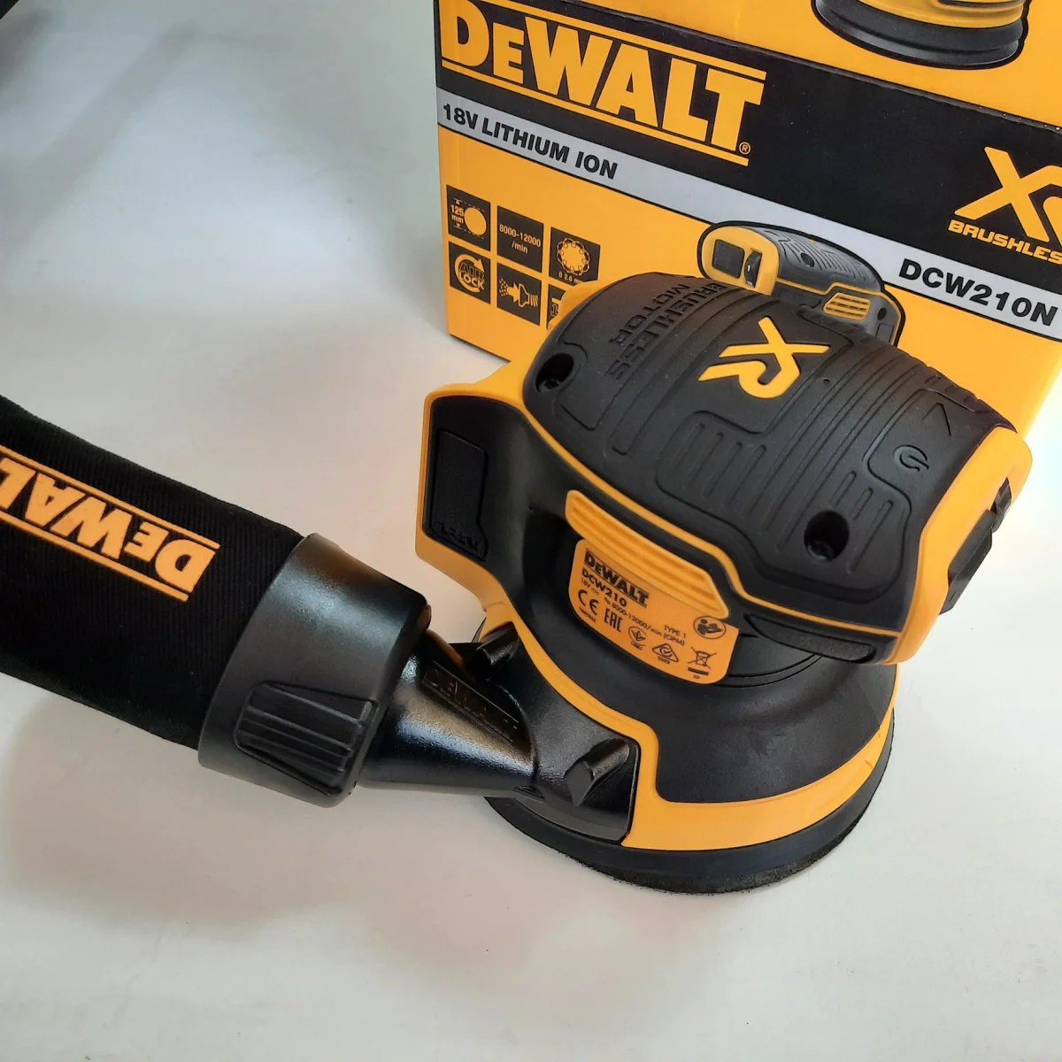 Акумулаторен безчетков ексцентършлайф DEWALT DCW210N 18 V 125 мм - соло машина DCW210N