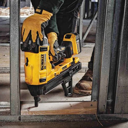 Акумулаторен безчетков такер за директен монтаж в бетон DeWALT DCN890N