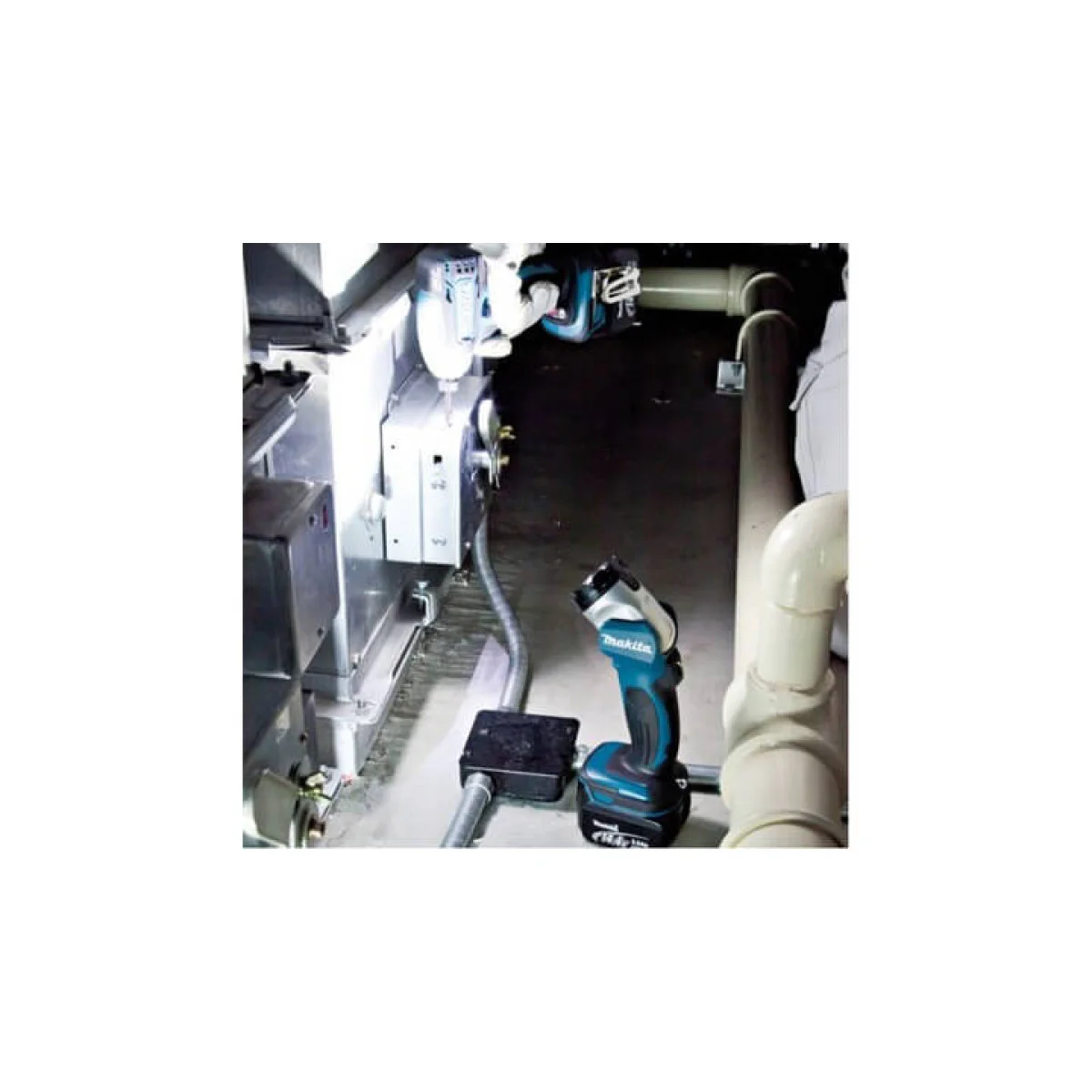 Акумулаторен фенер Makita DEADML808 DEBDML808 Акумулаторен фенер Makita DEADML808 DEBDML808