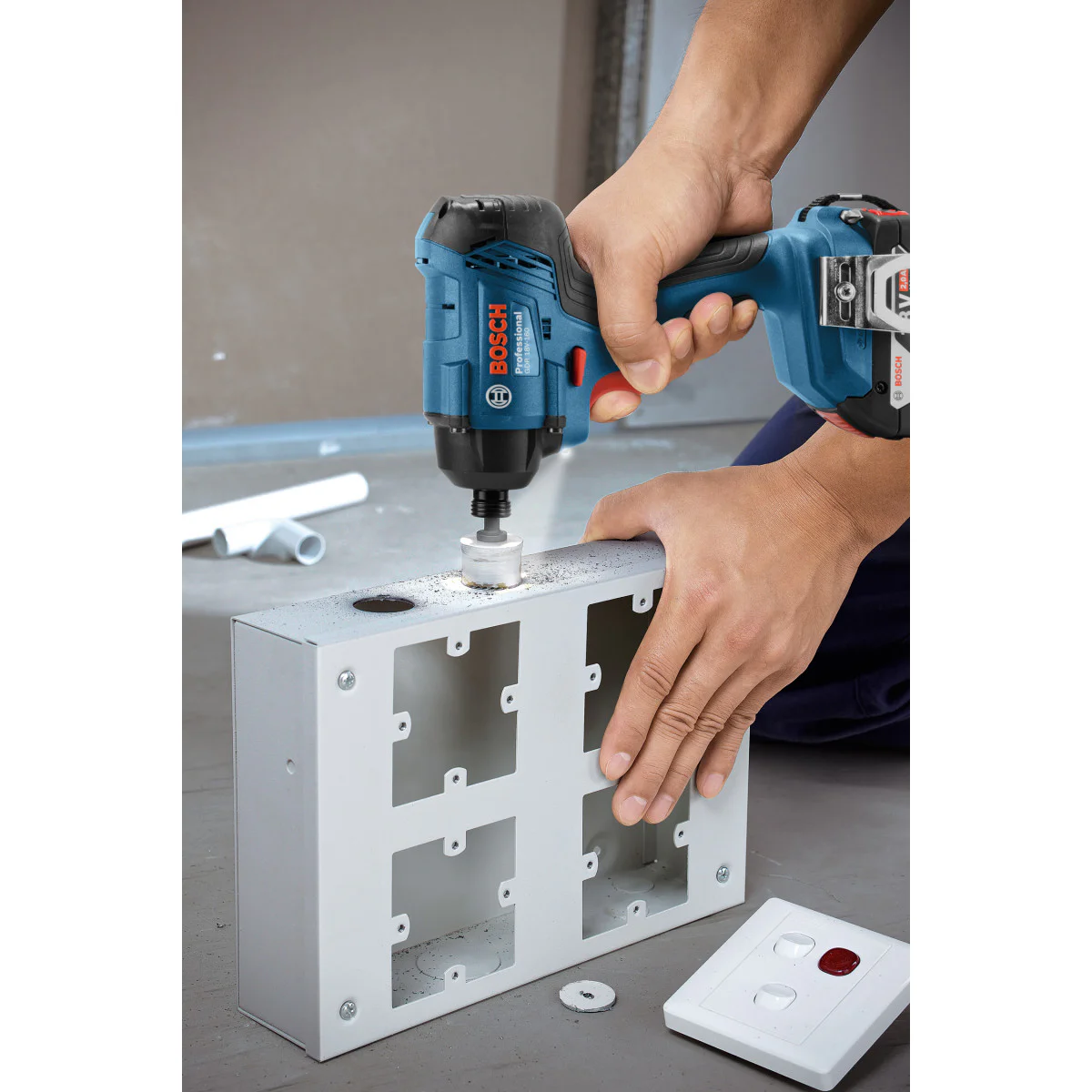 Акумулаторен гайковерт Bosch GDR 180-LI /2x2.0 Ач/ 06019G5123 Акумулаторен гайковерт Bosch GDR 180-LI /2x2.0 Ач/ 06019G5123