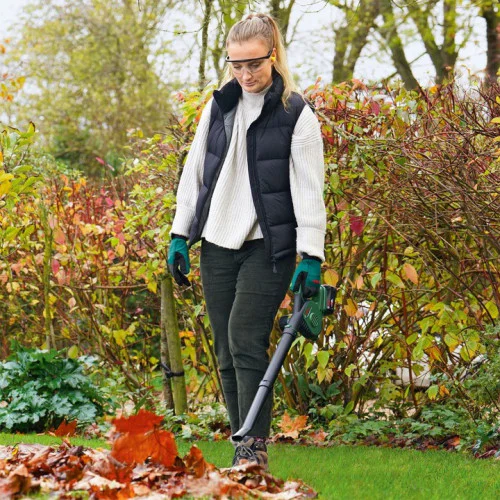 Акумулаторен листосъбирач BOSCH UniversalLeafBlower 18V-130, 18 V, без батерия и зарядно устройство
