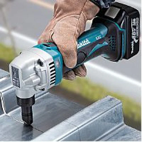 Акумулаторен нагер 18v, 1,6mm Makita DJN161Z без батерия