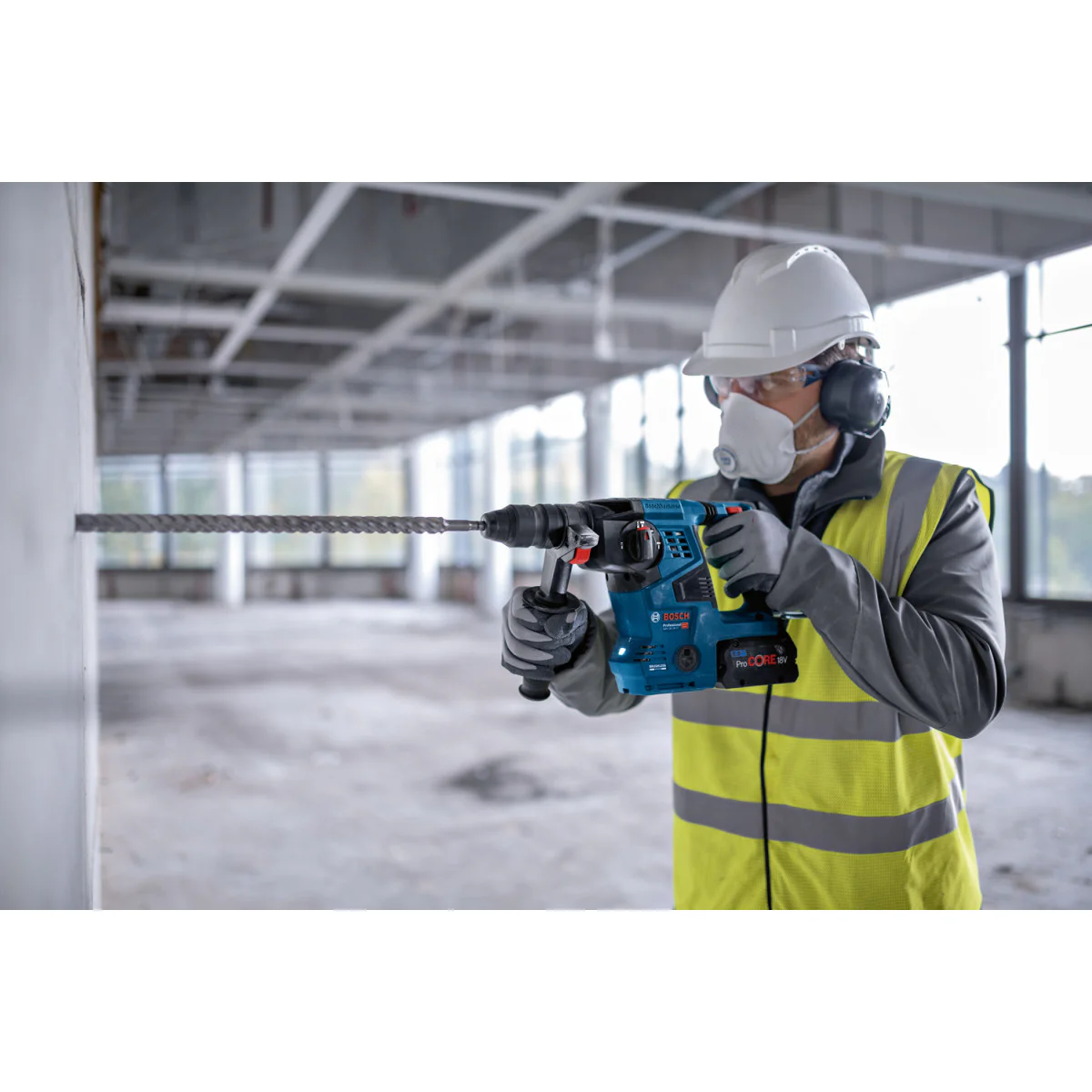 Акумулаторен перфоратор Bosch GBH 18V-28 CF, 3.3 J, със сменяем патронник SDS plus в L-BOXX 238, 2 x ProCORE18V 8.0Ah 0611921002