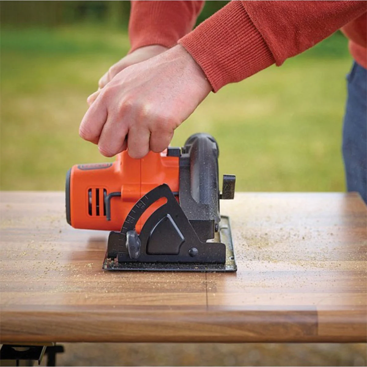 Акумулаторен ръчен циркуляр Black and Decker BDCCS18 BDCCS18