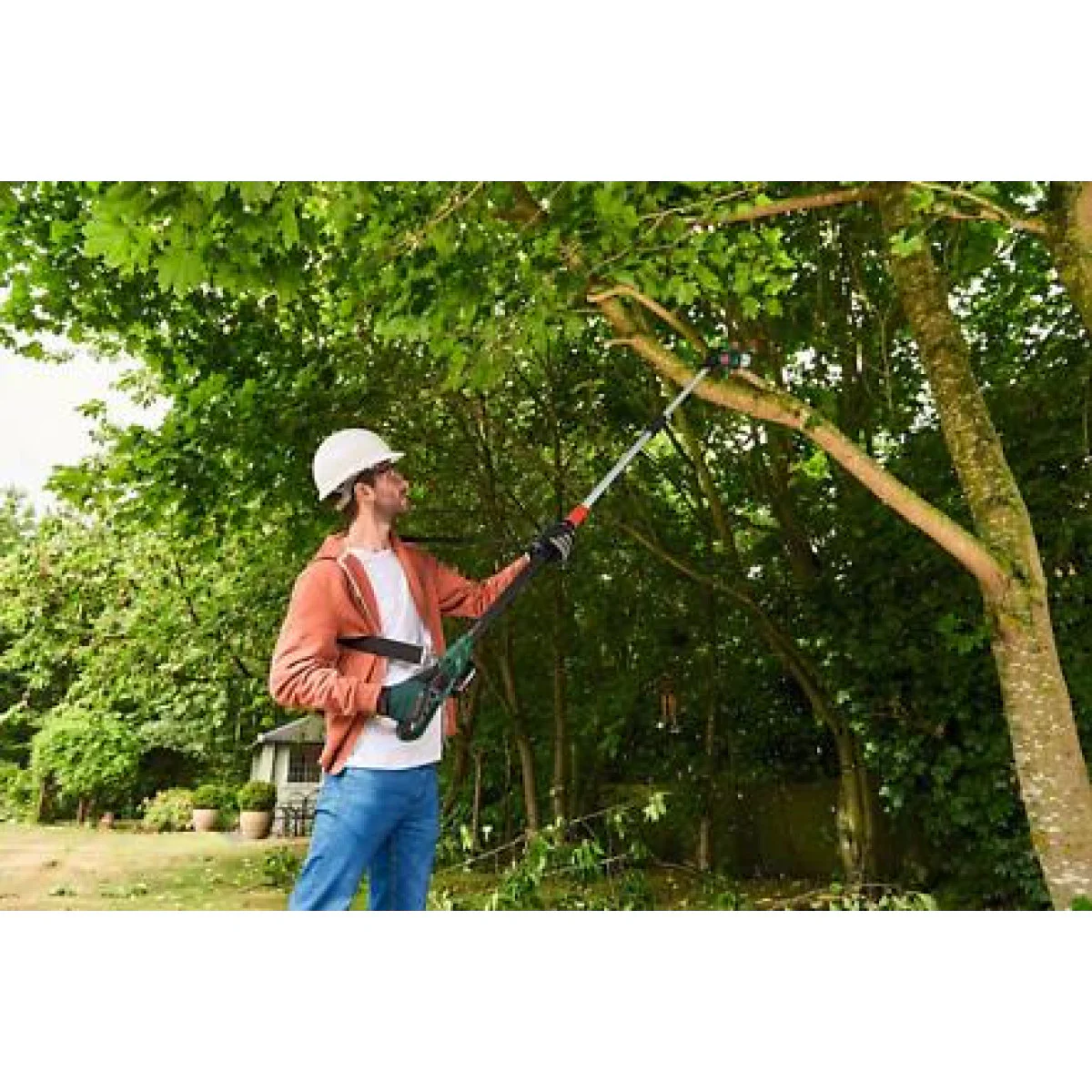 Акумулаторен разтегателен трион Bosch UniversalChainPole 18 06008B3100 Акумулаторен разтегателен трион Bosch UniversalChainPole 18 06008B3100