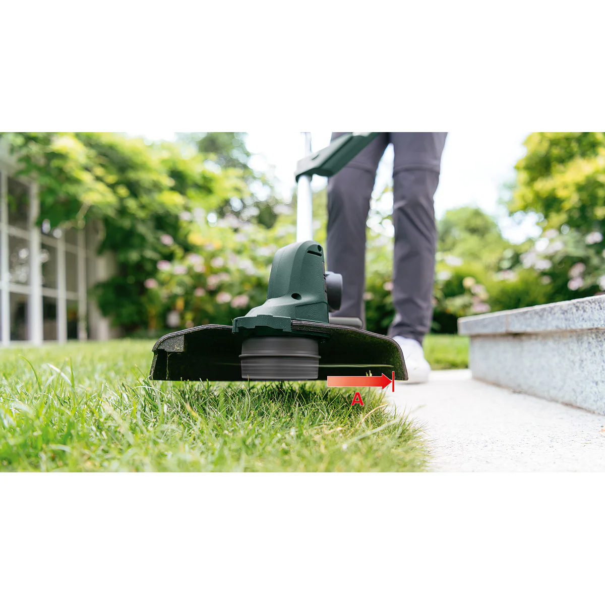 Акумулаторен тример за трева Bosch UniversalGrassCut 18V-260 без батерия 06008C1D04