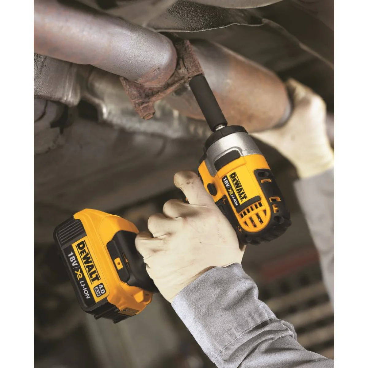 Акумулаторен ударен гайковерт DeWALT DCF880NT -  1/2, 203Nm - соло машина в куфар DCF880NT