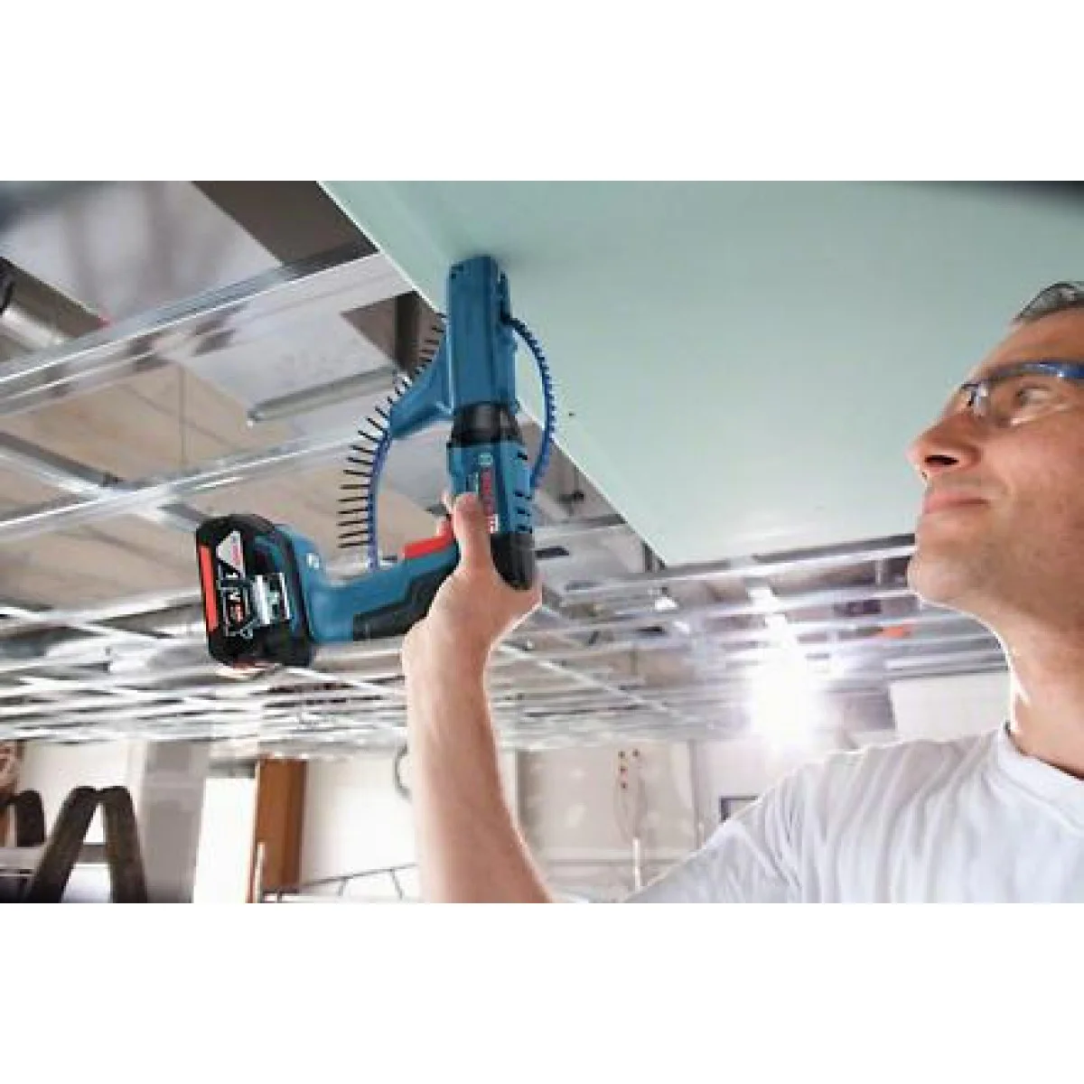 Акумулаторна бормашина-винтоверт Bosch GSR 18 V-EC TE + MA 55 06019C8006