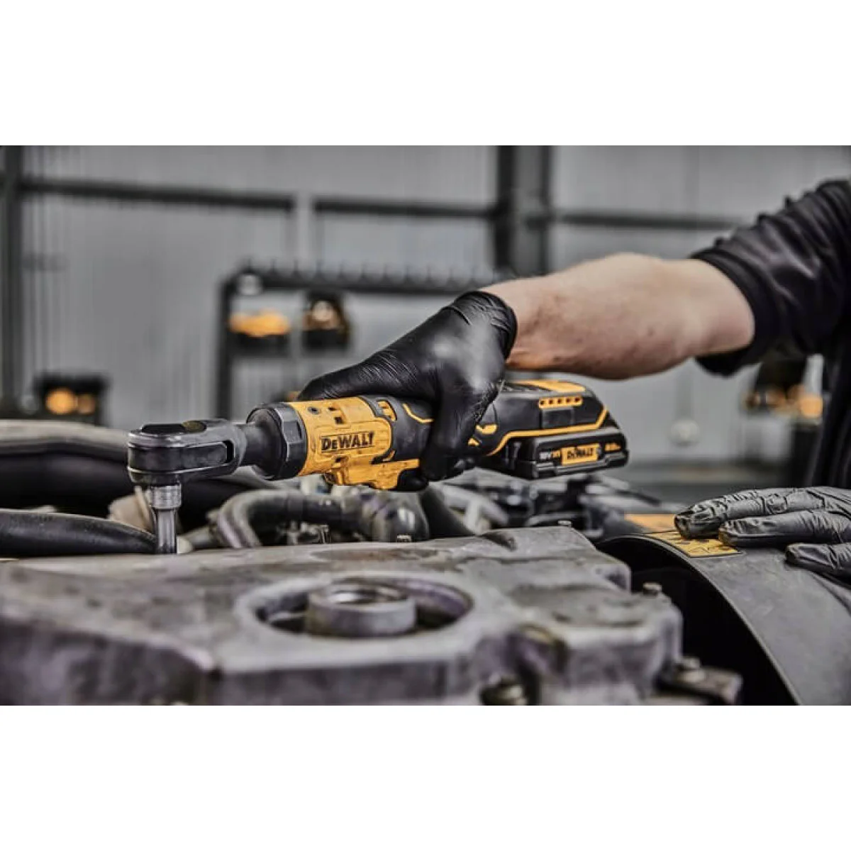 Акумулаторна тресчотка DeWALT DCF512N 18 V, 95 Nm, квадрат, 1/2 DCF512N-XJ