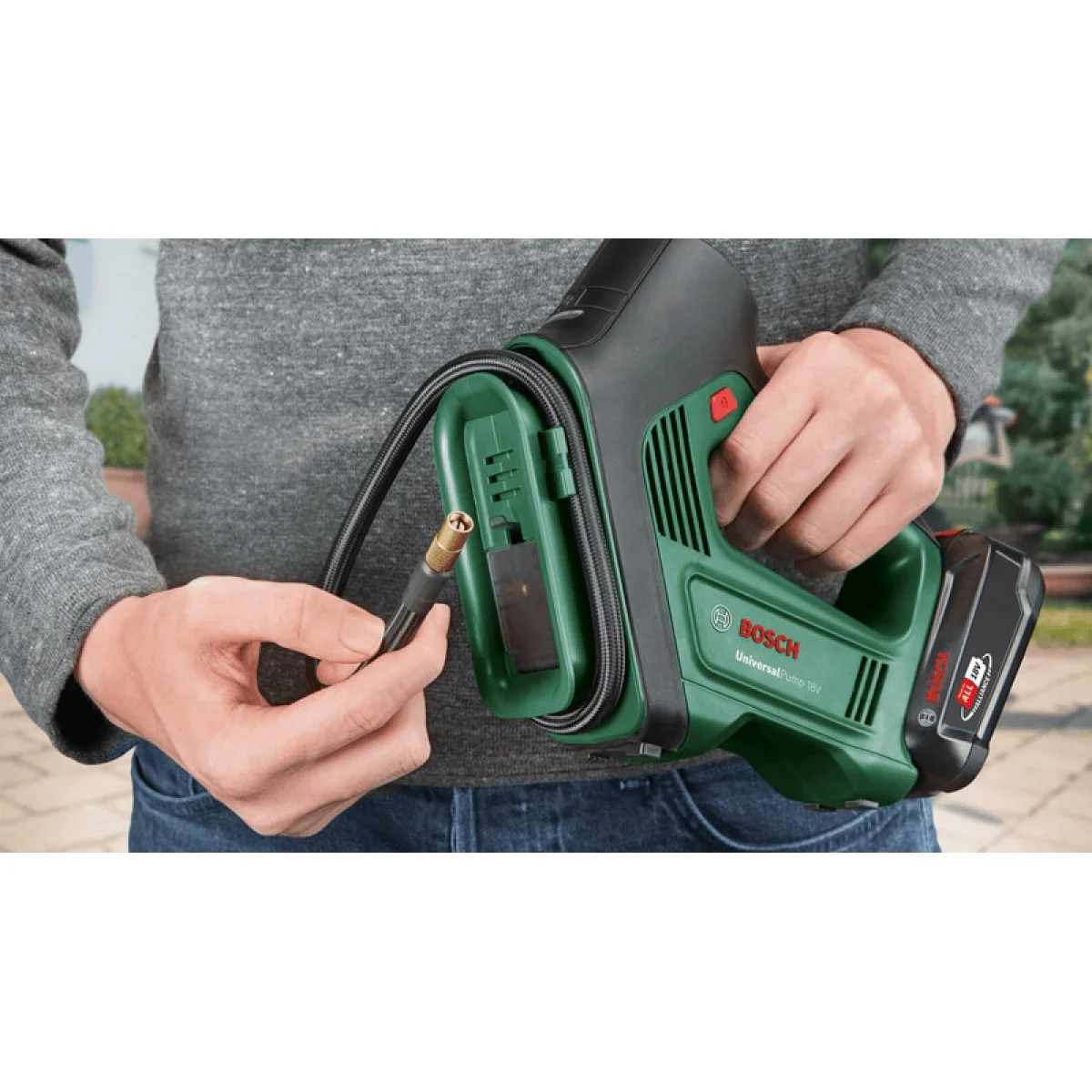 Акумулаторна въздушна помпа Bosch UniversalPump 18V без батерия 0603947100 Акумулаторна въздушна помпа Bosch UniversalPump 18V без батерия 0603947100