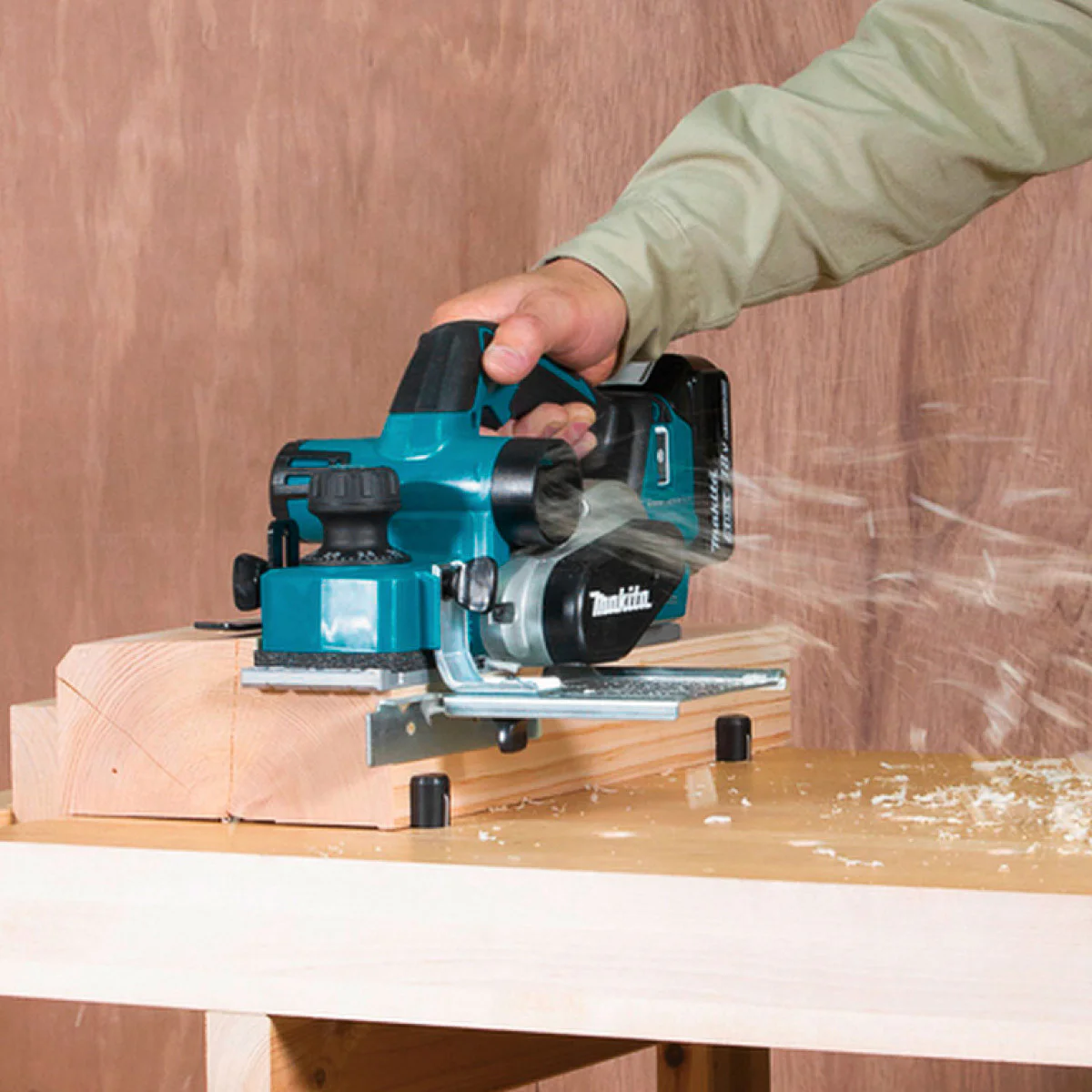 Акумулаторно ренде  Makita DKP181Z без батерия и зарядно 18 V, 12 000 об./мин, 82 мм, 0-3 мм DKP181Z