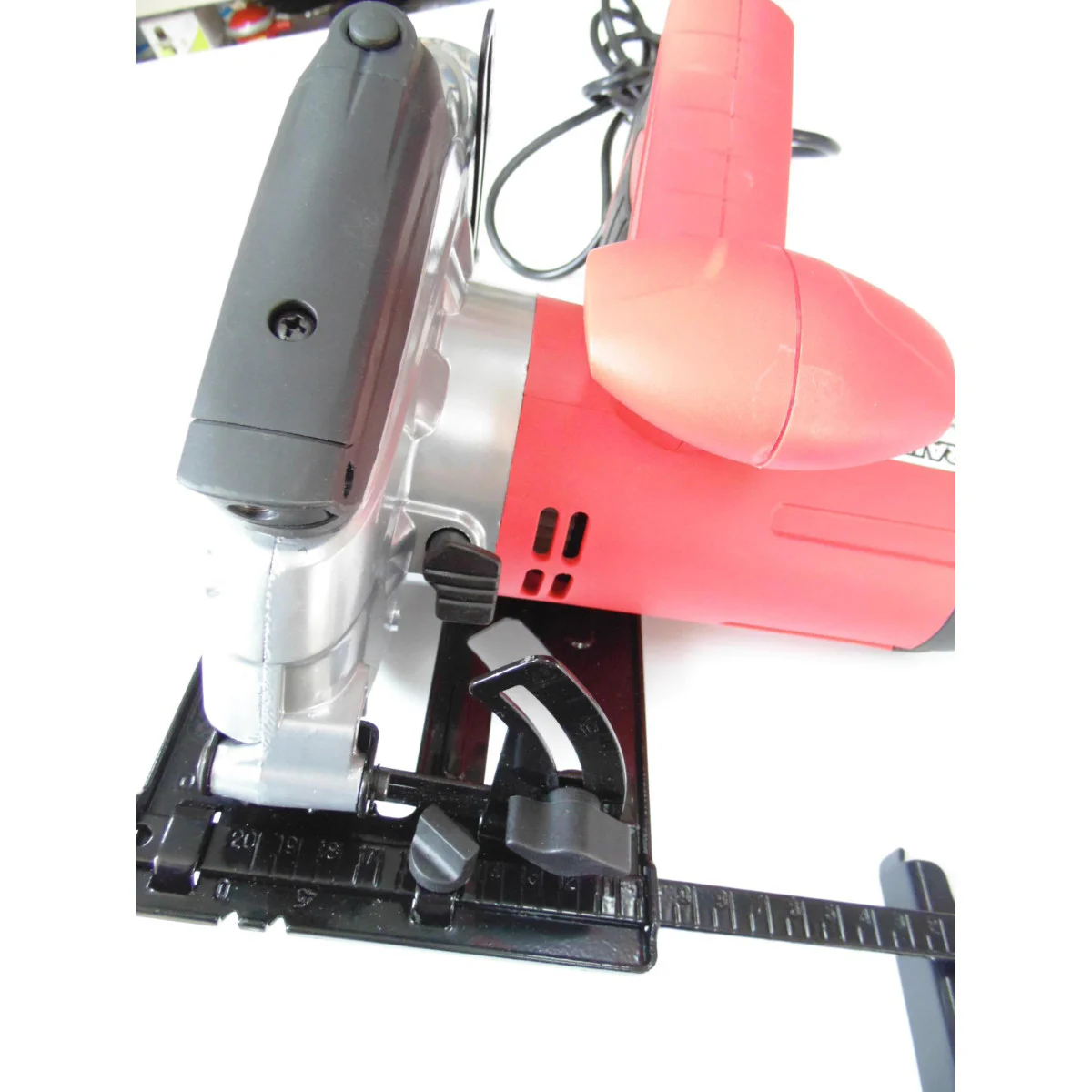 Циркуляр ръчен RD-CS21, ø185mm, 1300W лазер 052106