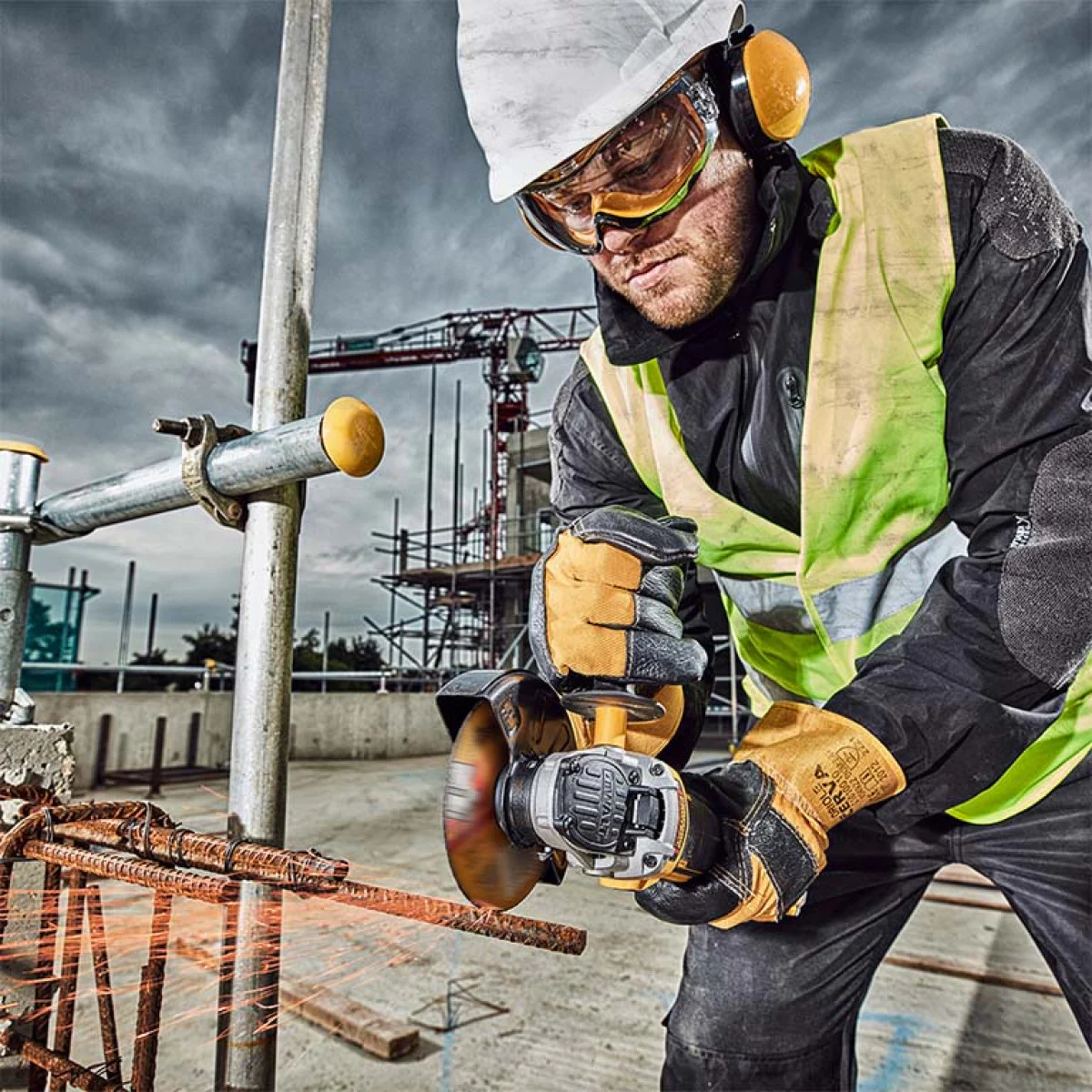 Акумулаторен ъглошлайф DeWALT DCG405N - без батерия DCG405N
