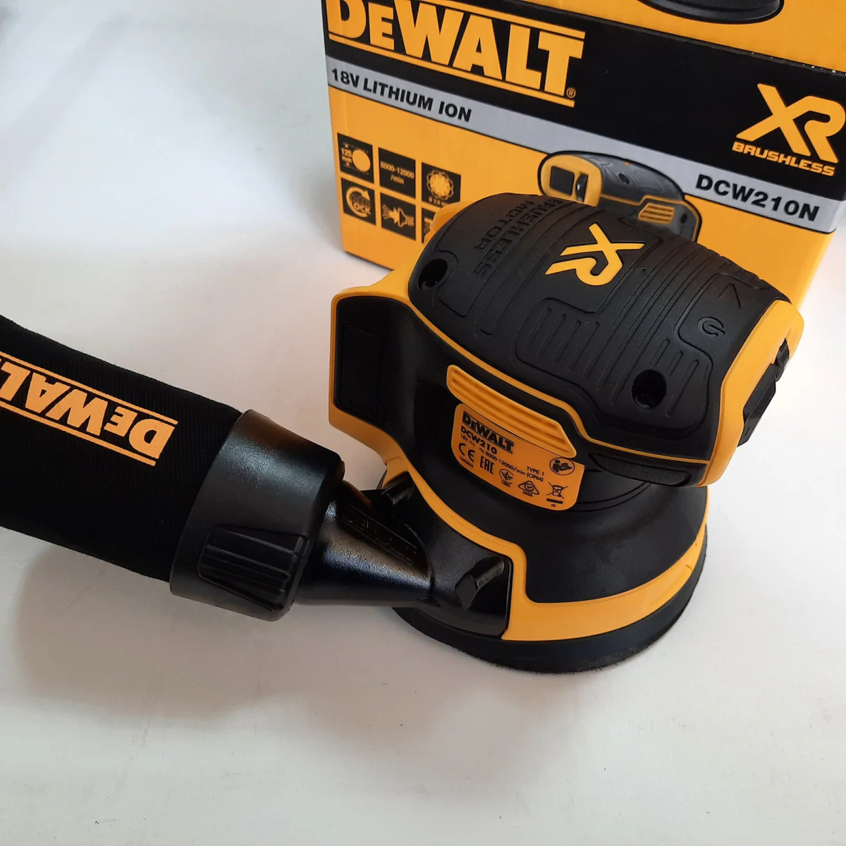 Акумулаторен безчетков ексцентършлайф DEWALT DCW210N 18 V 125 мм - соло машина DCW210N