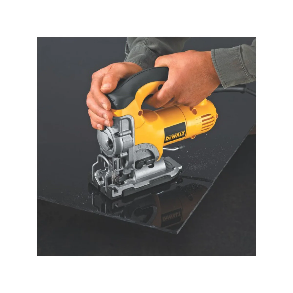 Прободен трион тип зеге DeWALT DW331K DW331K Прободен трион тип зеге DeWALT DW331K DW331K