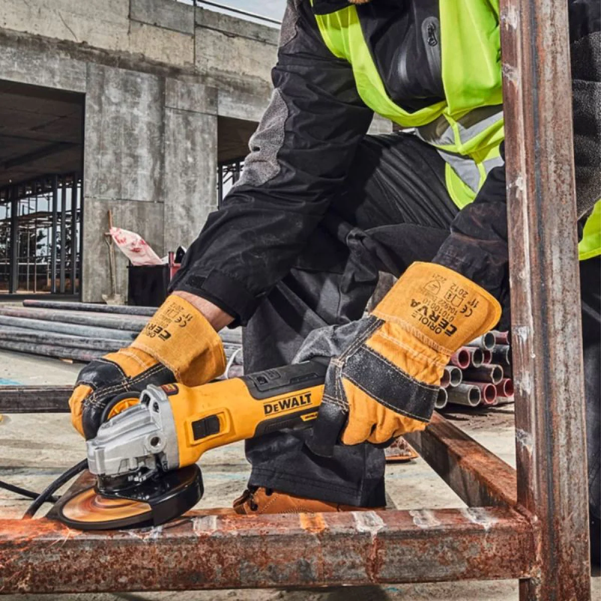 Електрически ъглошлайф с регулиране на оборотите, безчетков DeWALT DWE4357 DWE4357