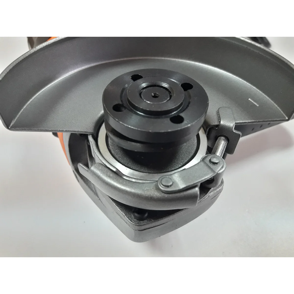Ъглошлайф Black&Decker BEG110K BEG110K