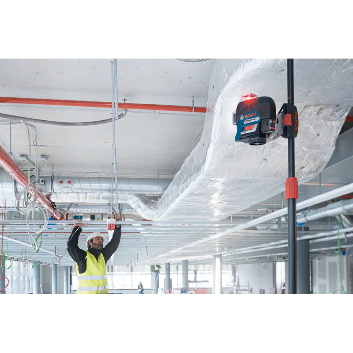 Лазерен линеен нивелир Bosch GLL 3-80 C + Стойка BT 150 0601063R01