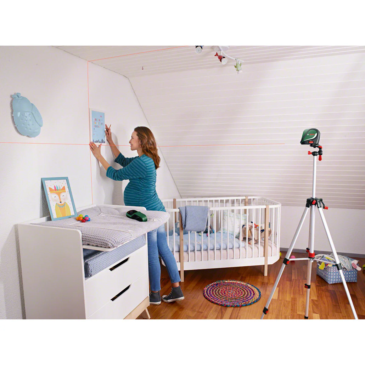 Лазерен нивелир BOSCH UniversalLevel 2 в комплект със стойка 0603663803 Лазерен нивелир BOSCH UniversalLevel 2 в комплект със стойка 0603663803
