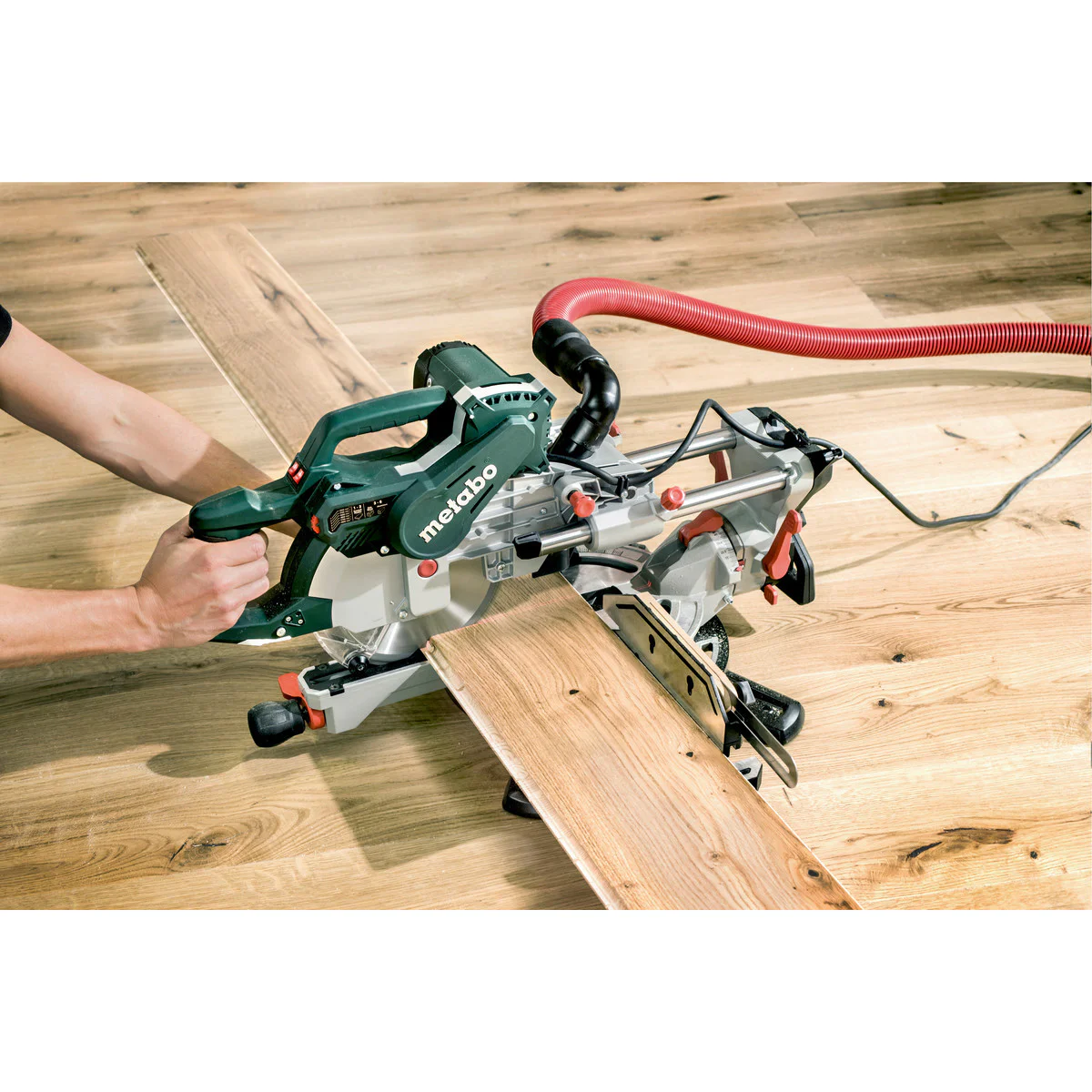 Настолен циркуляр с изтегляне Metabo KGSV 72 Xact SYM 612216000