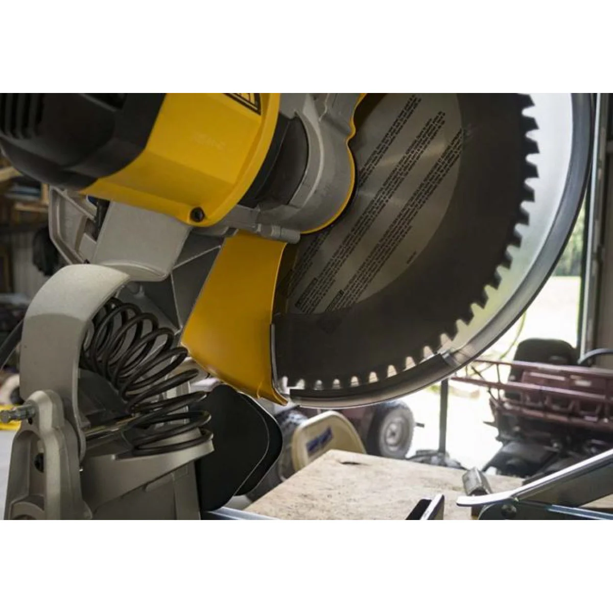 Настолен циркуляр Dewalt DW872 DW872