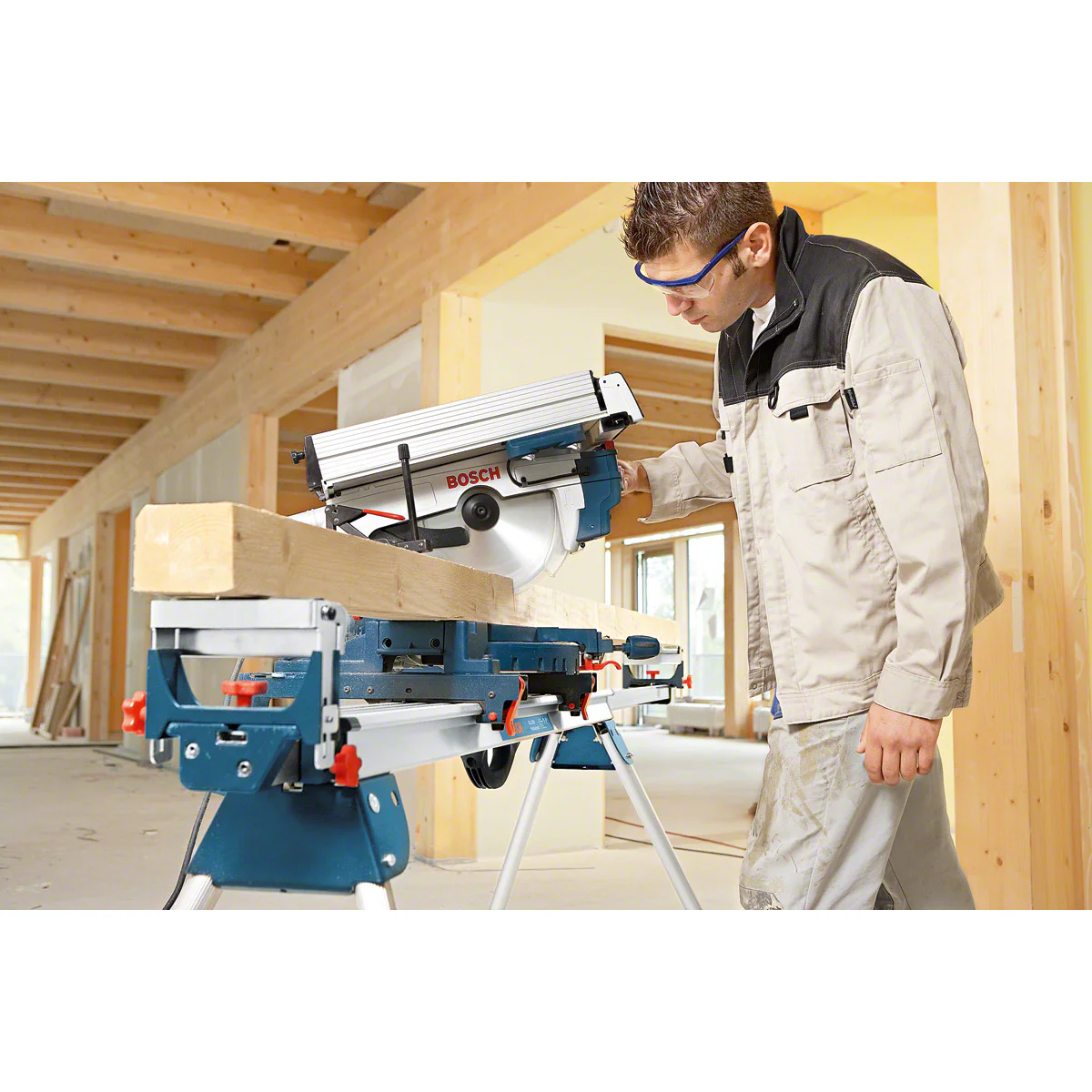 Настолен циркуляр за дърво Bosch GTM 12 JL 0601B15001