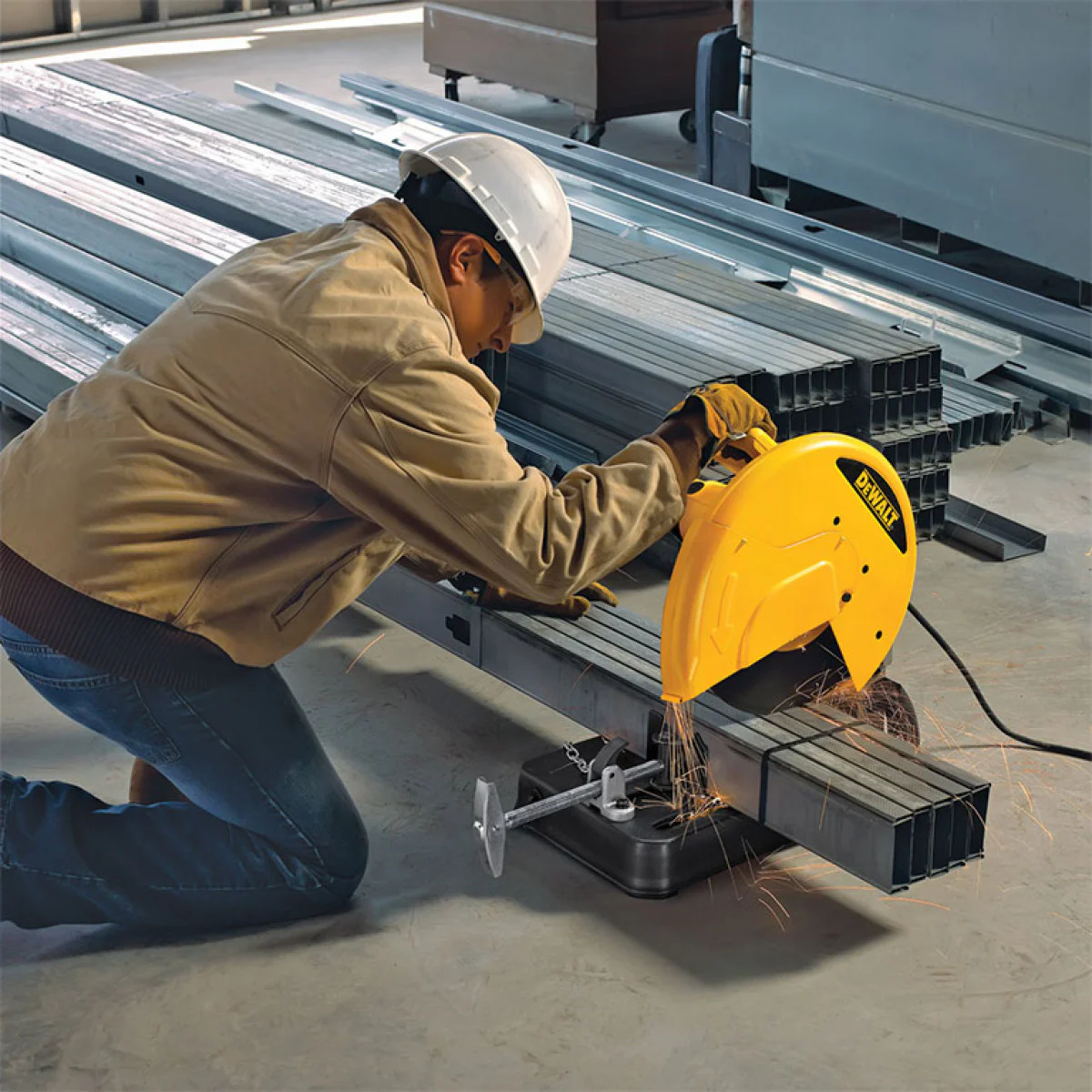 Настолен циркуляр за рязане на метал DEWALT D28730 2300 W D28730 Настолен циркуляр за рязане на метал DEWALT D28730 2300 W D28730