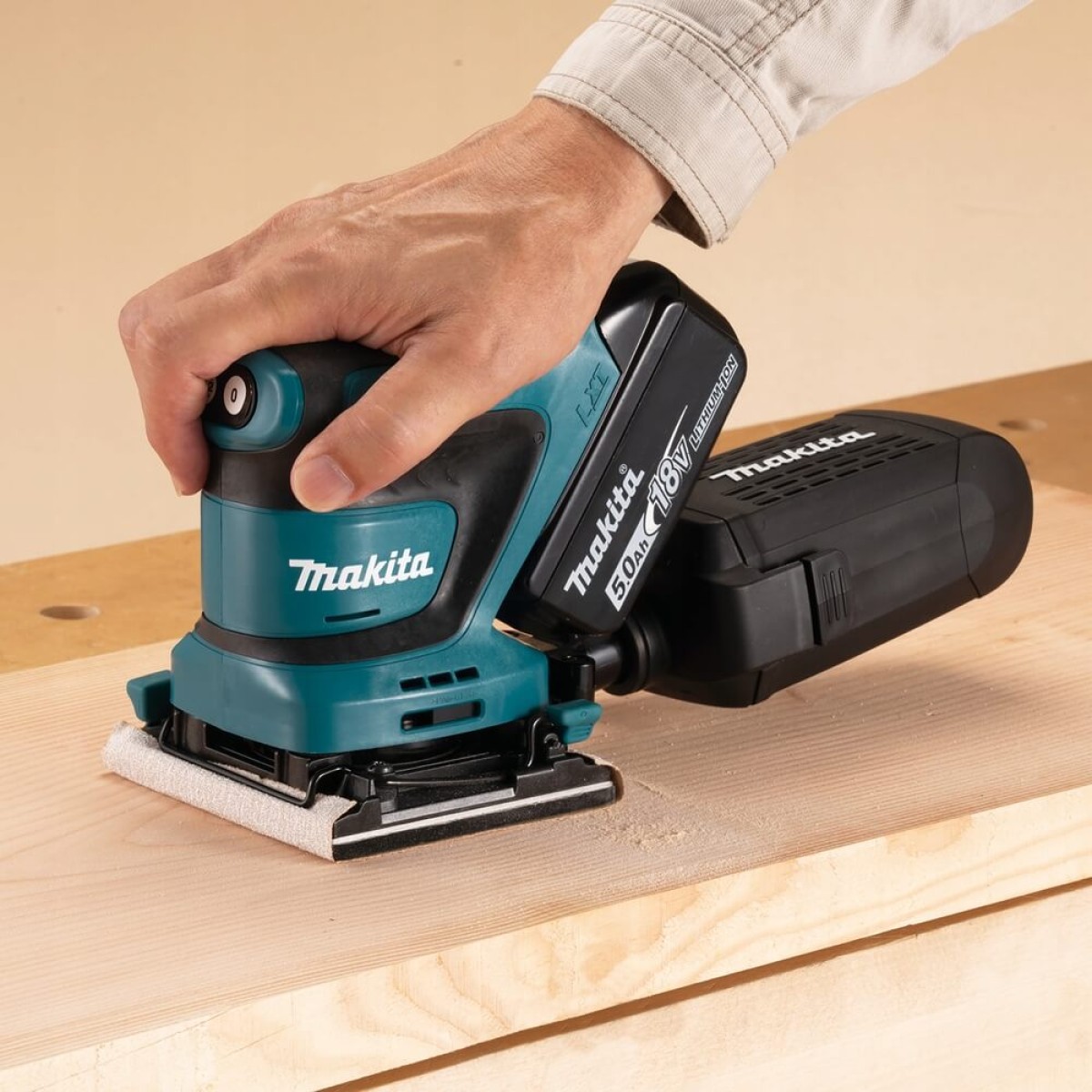 Акумулаторен виброшлайф Makita DBO480Z, 18 V LXT, 114х102 мм, без батерия и зарядно