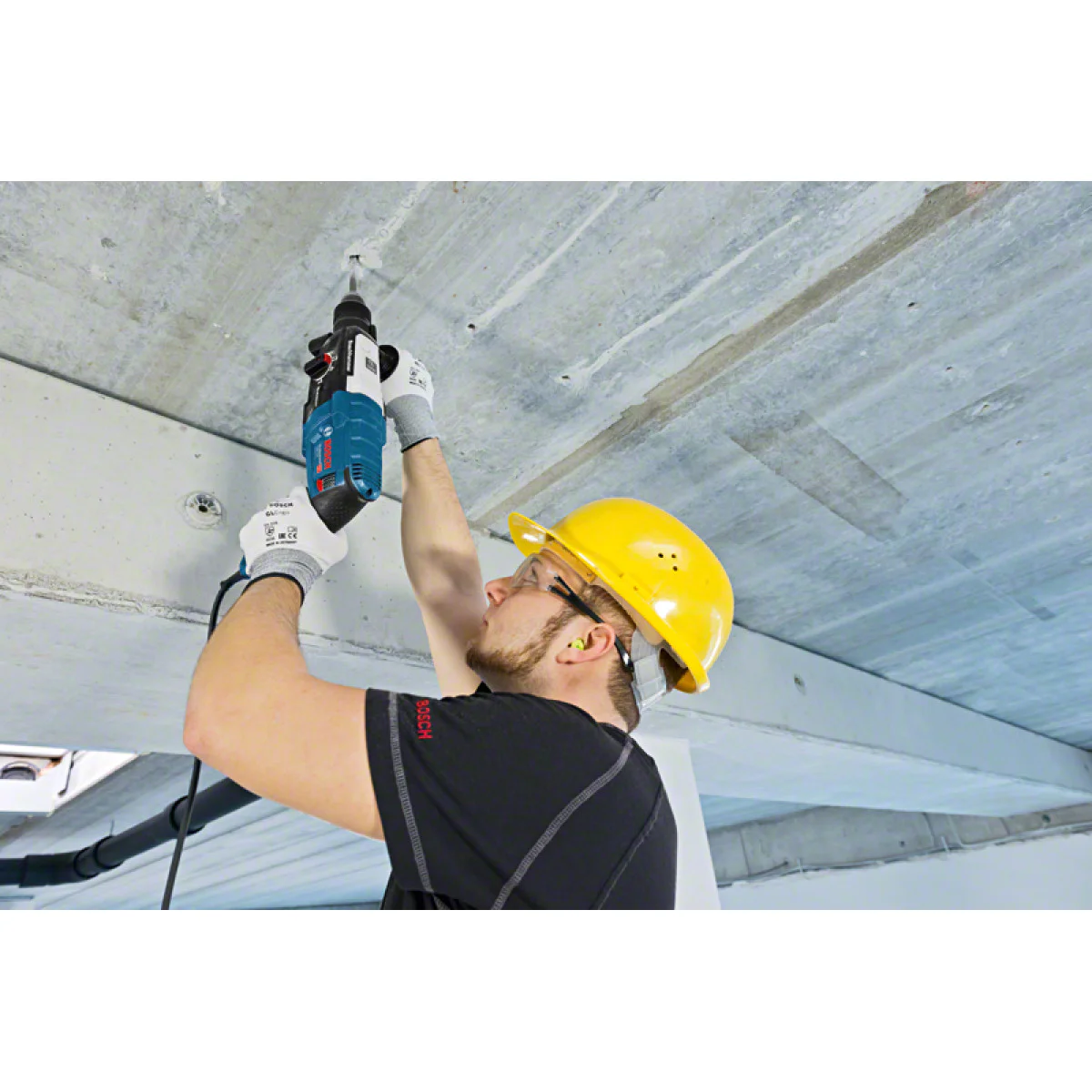 Перфоратор Bosch GBH 2-28 Куфар 0611267500 Перфоратор Bosch GBH 2-28 Куфар 0611267500