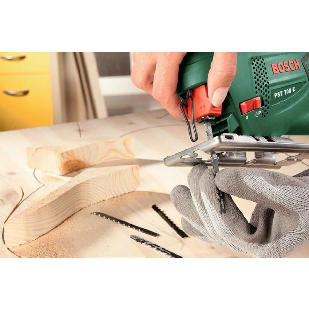 Прободен трион BOSCH PST 700 E 06033A0020