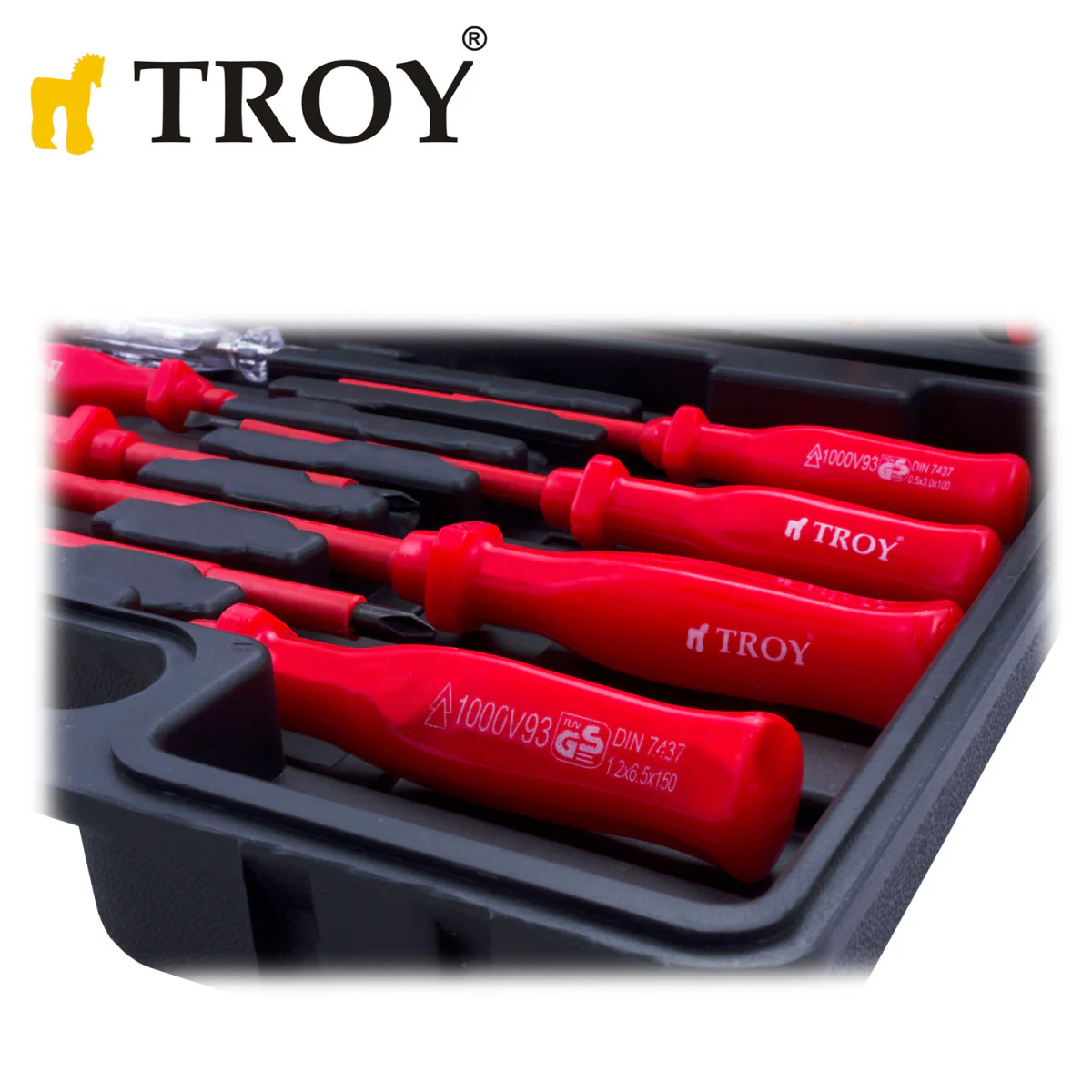 Комплект клещи и изолирани отвертки 11 части Troy T 22303