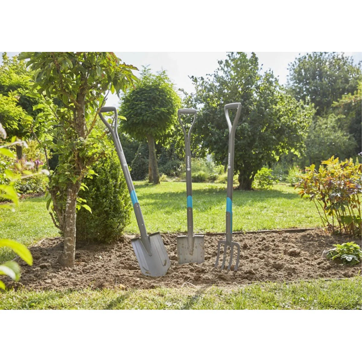 Вила с D-образна дръжка  NATURELINE  GARDENA 17002-20